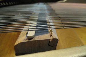 Fixing plate horn defects of poor piano manufacturing